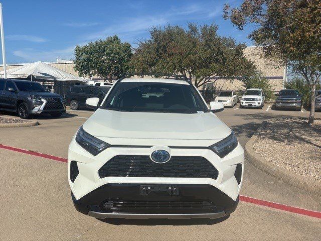 2022 Toyota RAV4 Hybrid SE