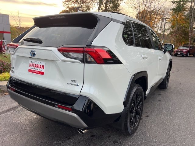 2022 Toyota RAV4 Hybrid SE