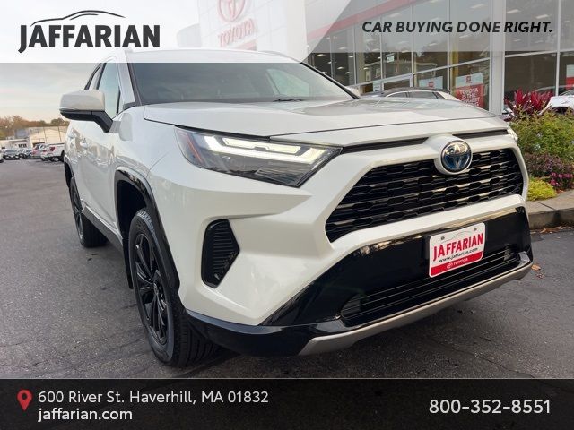 2022 Toyota RAV4 Hybrid SE