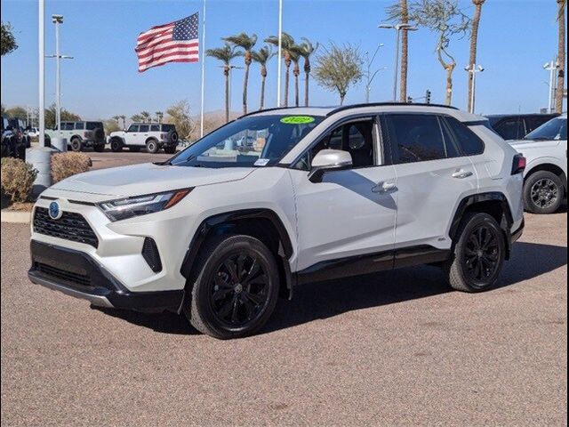 2022 Toyota RAV4 Hybrid SE