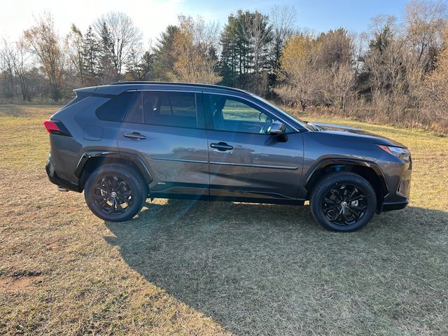 2022 Toyota RAV4 Hybrid SE