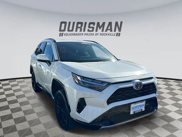 2022 Toyota RAV4 Hybrid SE