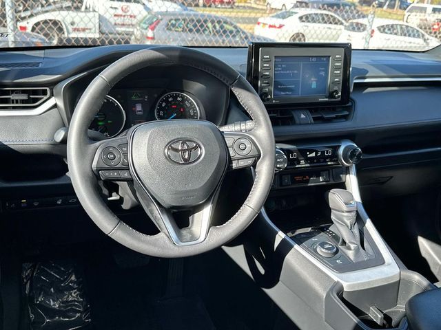 2022 Toyota RAV4 Hybrid SE