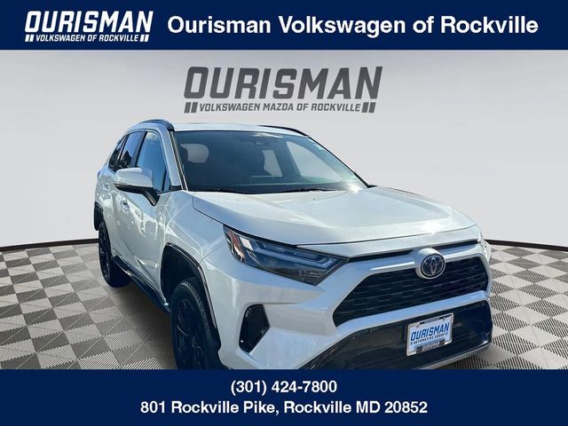 2022 Toyota RAV4 Hybrid SE