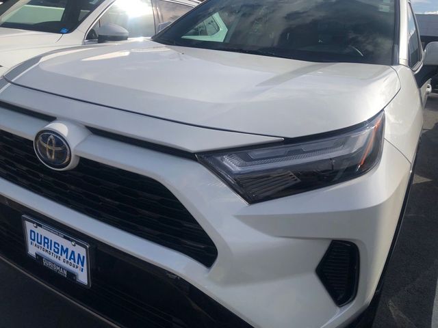 2022 Toyota RAV4 Hybrid SE