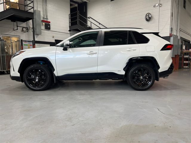 2022 Toyota RAV4 Hybrid SE