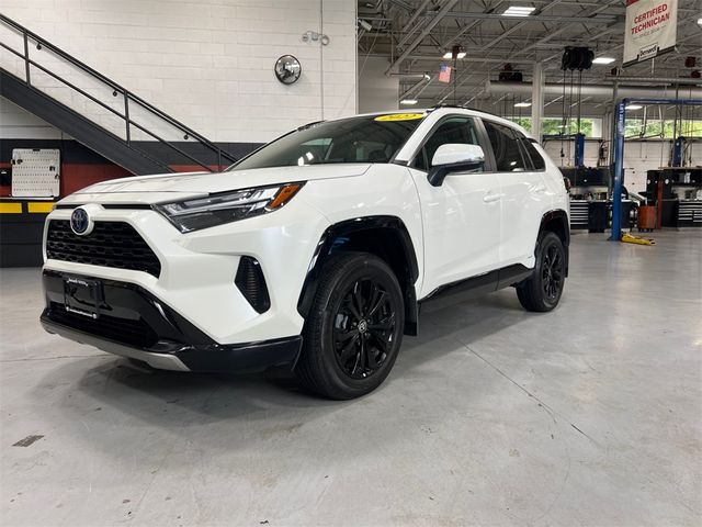 2022 Toyota RAV4 Hybrid SE