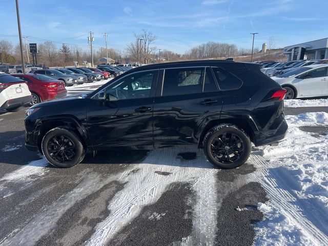 2022 Toyota RAV4 Hybrid SE