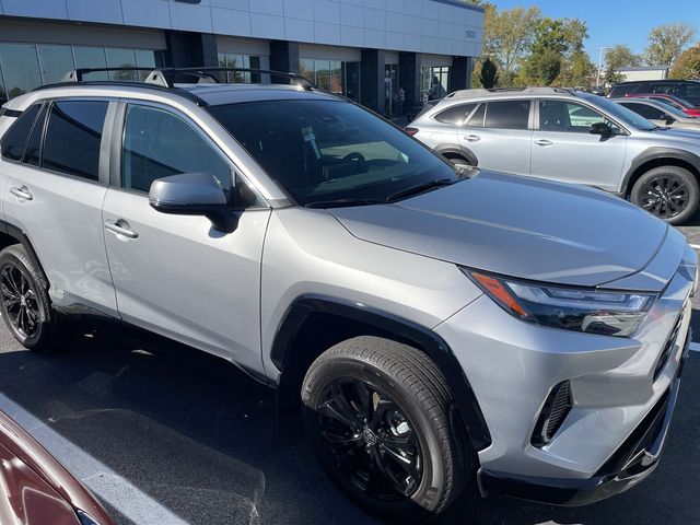 2022 Toyota RAV4 Hybrid SE