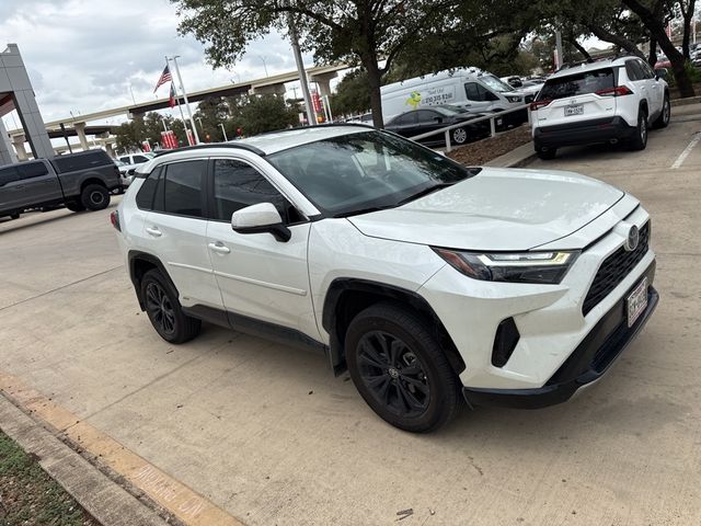 2022 Toyota RAV4 Hybrid SE