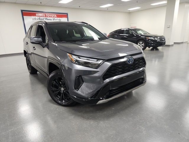 2022 Toyota RAV4 Hybrid SE