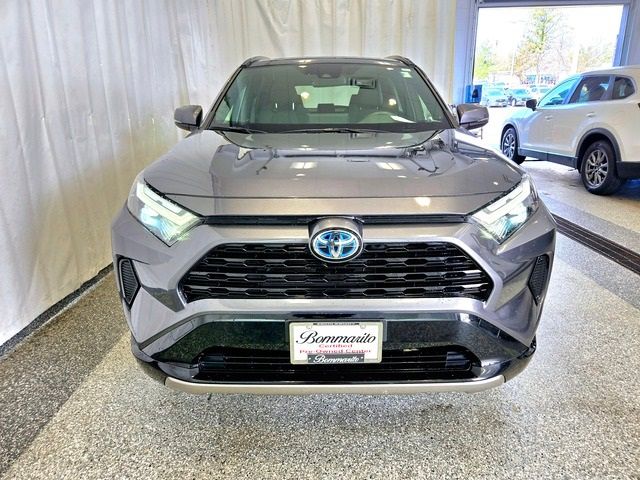 2022 Toyota RAV4 Hybrid SE