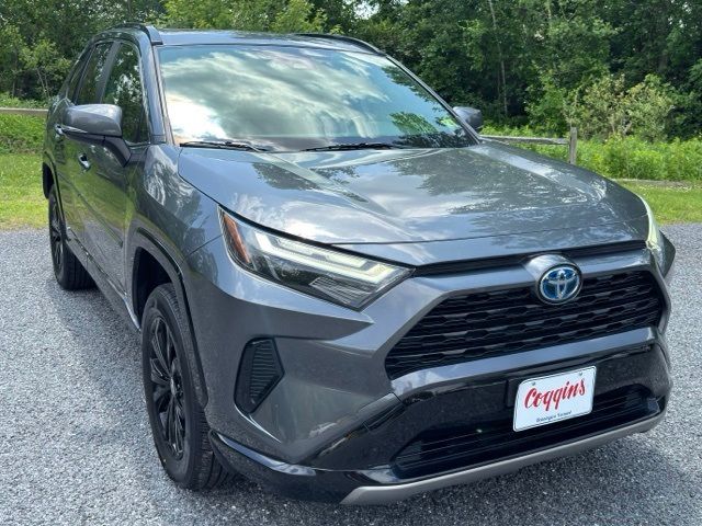 2022 Toyota RAV4 Hybrid SE