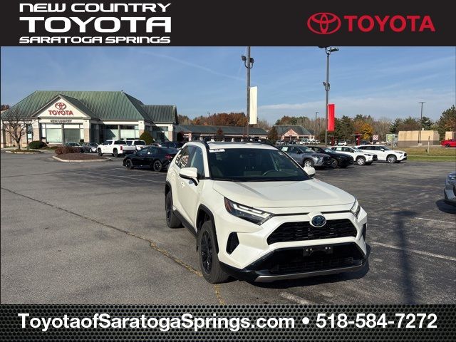 2022 Toyota RAV4 Hybrid SE