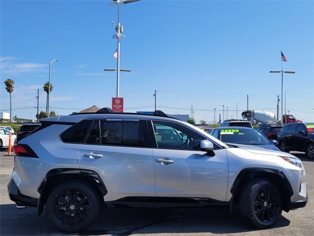 2022 Toyota RAV4 Hybrid SE