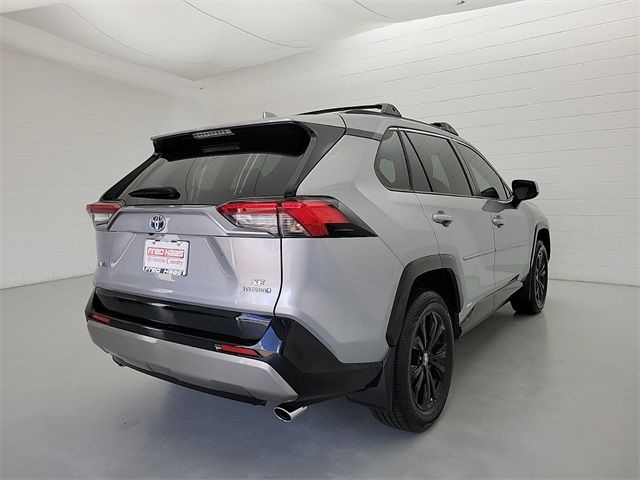 2022 Toyota RAV4 Hybrid SE