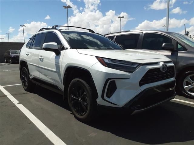 2022 Toyota RAV4 Hybrid SE