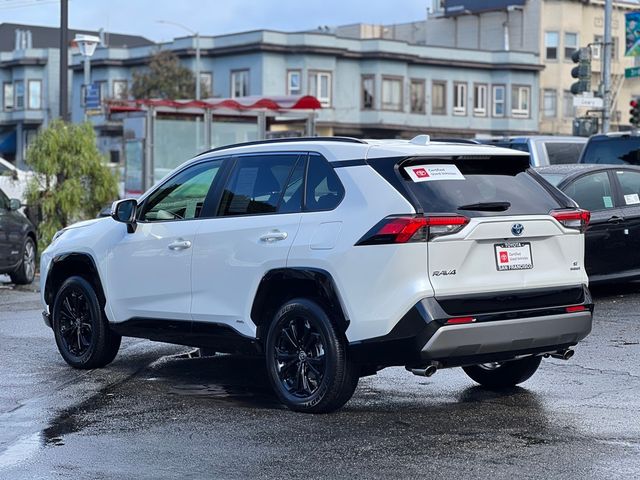 2022 Toyota RAV4 Hybrid SE