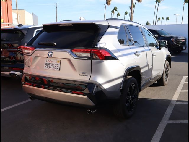 2022 Toyota RAV4 Hybrid SE