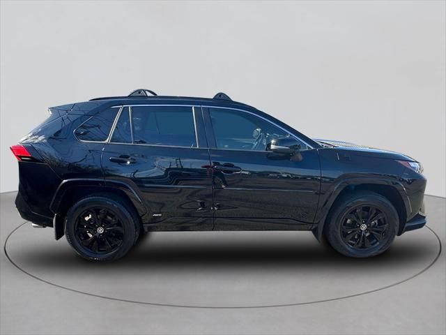 2022 Toyota RAV4 Hybrid SE