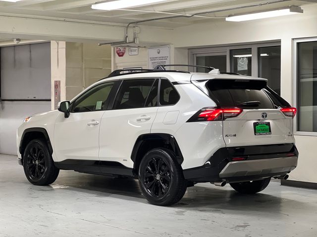 2022 Toyota RAV4 Hybrid SE