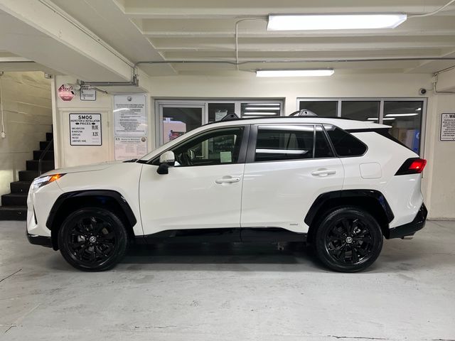 2022 Toyota RAV4 Hybrid SE