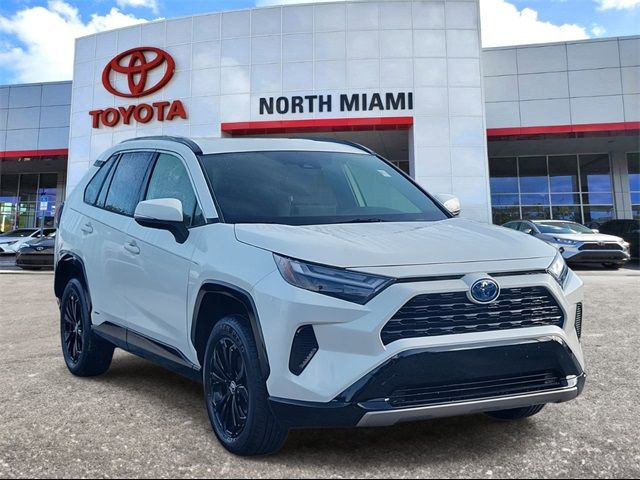 2022 Toyota RAV4 Hybrid SE