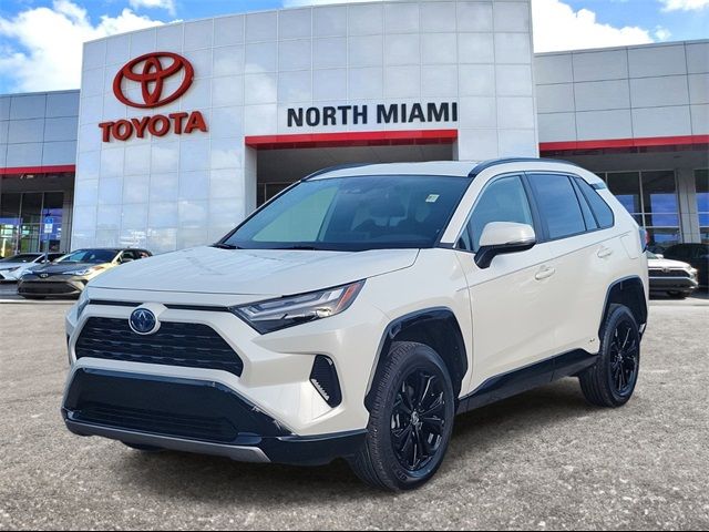 2022 Toyota RAV4 Hybrid SE