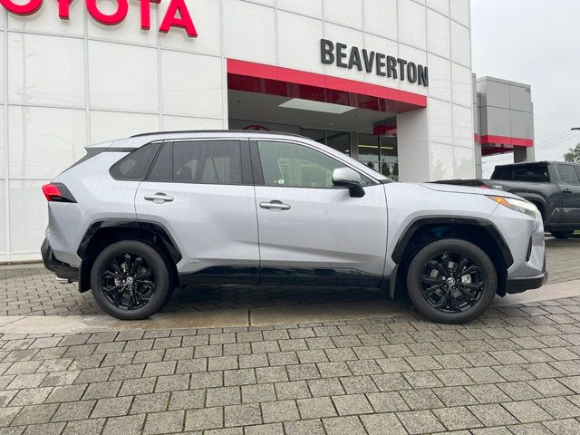 2022 Toyota RAV4 Hybrid SE