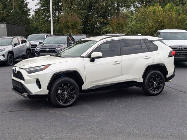 2022 Toyota RAV4 Hybrid SE