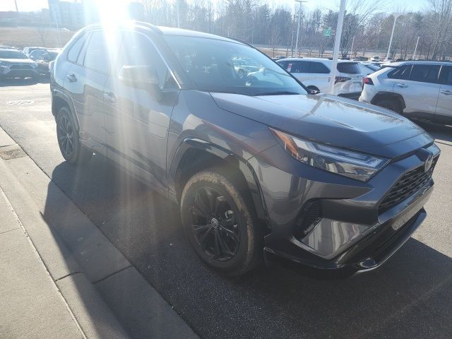 2022 Toyota RAV4 Hybrid SE