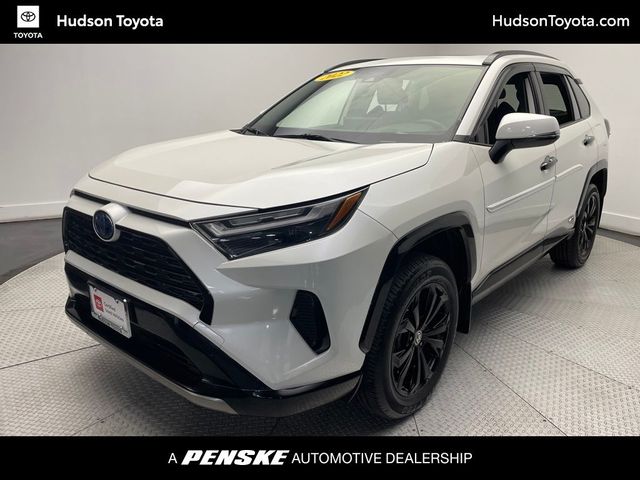 2022 Toyota RAV4 Hybrid SE