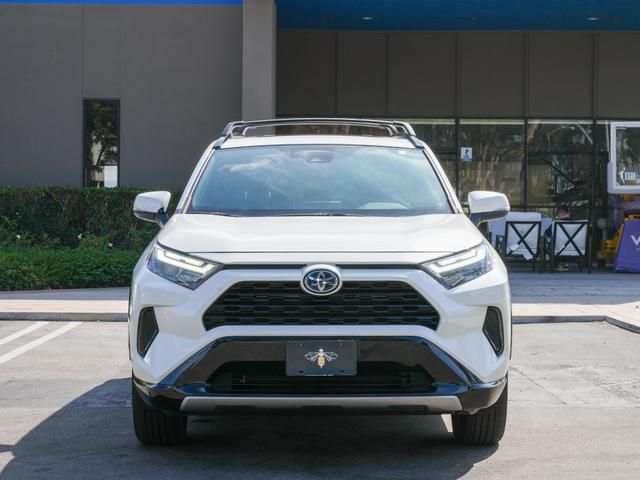 2022 Toyota RAV4 Hybrid SE