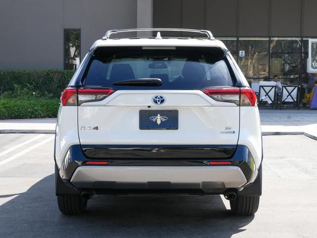 2022 Toyota RAV4 Hybrid SE