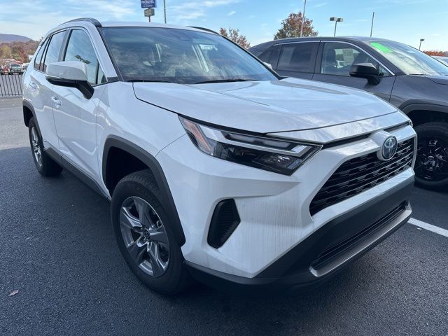 2022 Toyota RAV4 Hybrid XLE