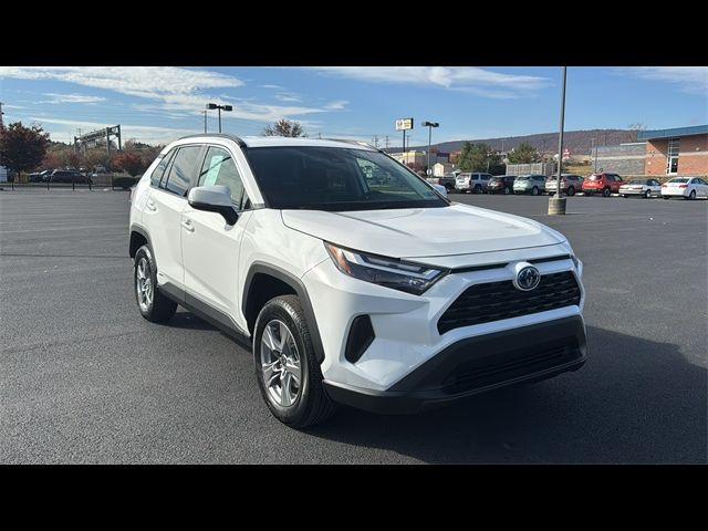 2022 Toyota RAV4 Hybrid XLE