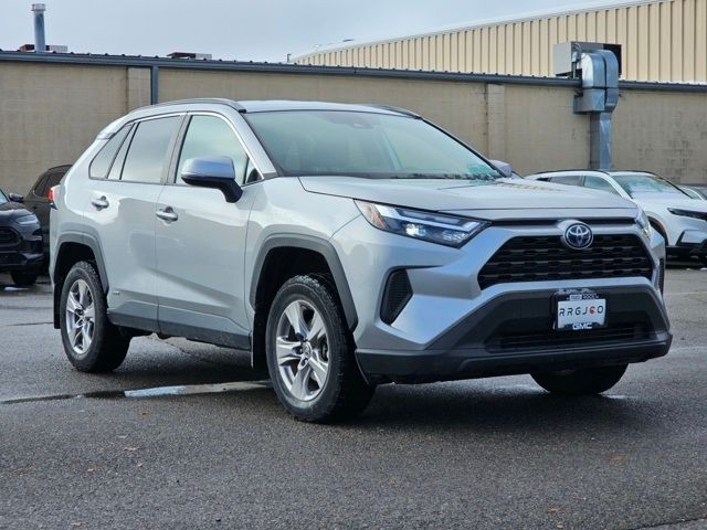 2022 Toyota RAV4 Hybrid XLE