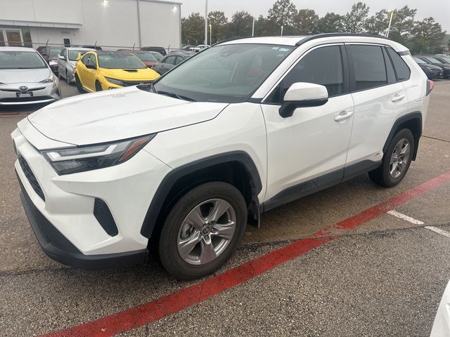 2022 Toyota RAV4 Hybrid XLE