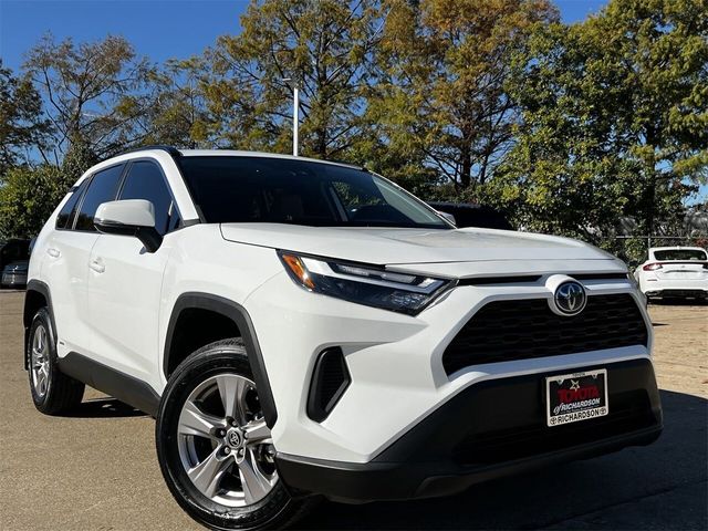 2022 Toyota RAV4 Hybrid XLE