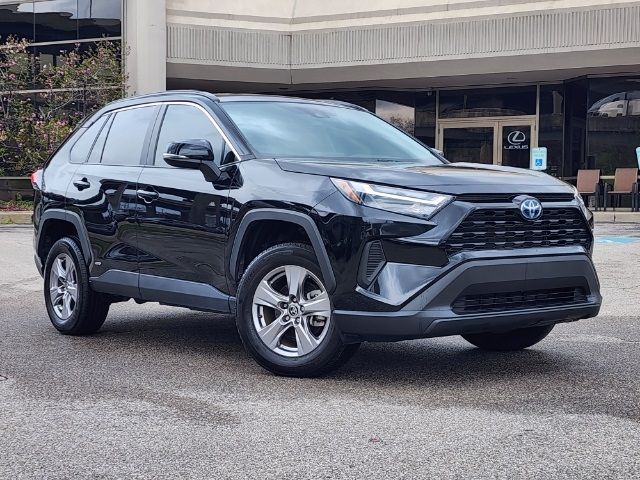 2022 Toyota RAV4 Hybrid XLE