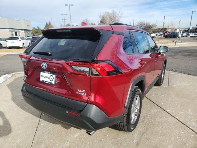 2022 Toyota RAV4 Hybrid XLE