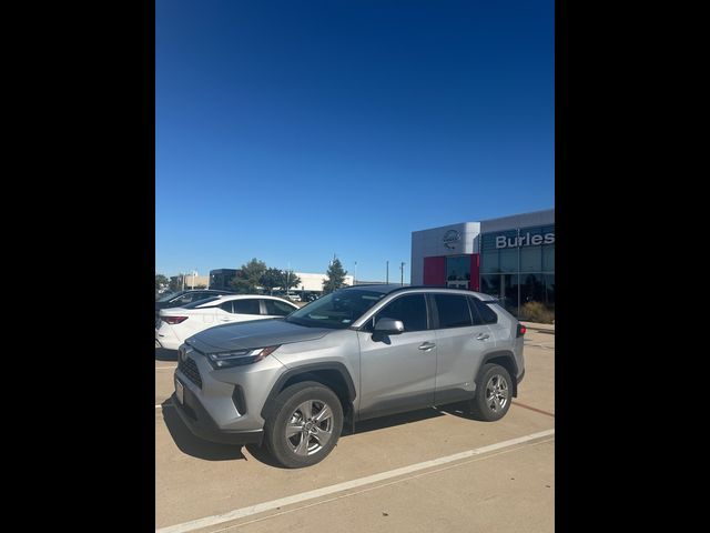 2022 Toyota RAV4 Hybrid XLE