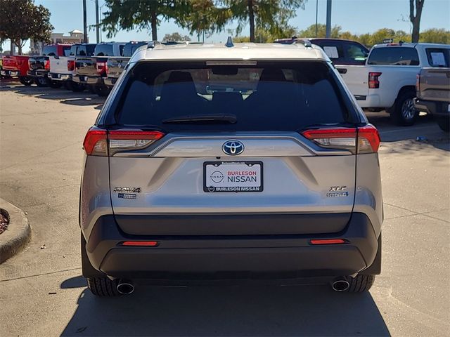 2022 Toyota RAV4 Hybrid XLE