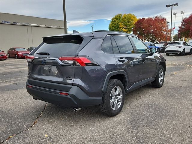 2022 Toyota RAV4 Hybrid XLE