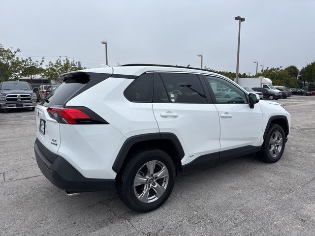 2022 Toyota RAV4 Hybrid XLE