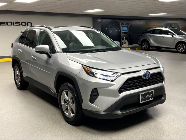 2022 Toyota RAV4 Hybrid XLE