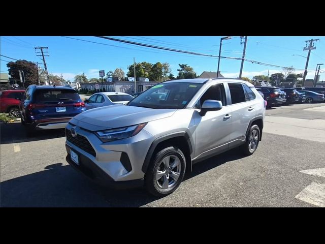 2022 Toyota RAV4 Hybrid XLE