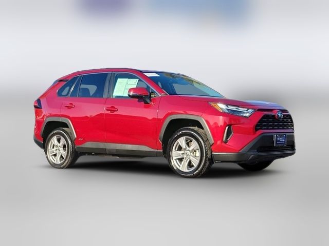 2022 Toyota RAV4 Hybrid XLE