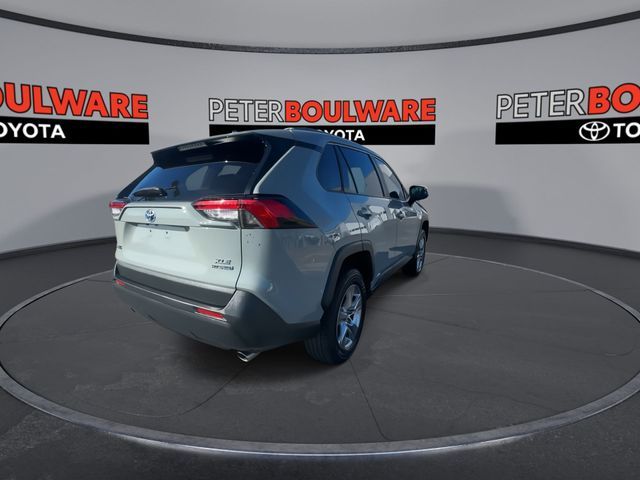 2022 Toyota RAV4 Hybrid XLE