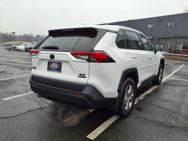 2022 Toyota RAV4 Hybrid XLE